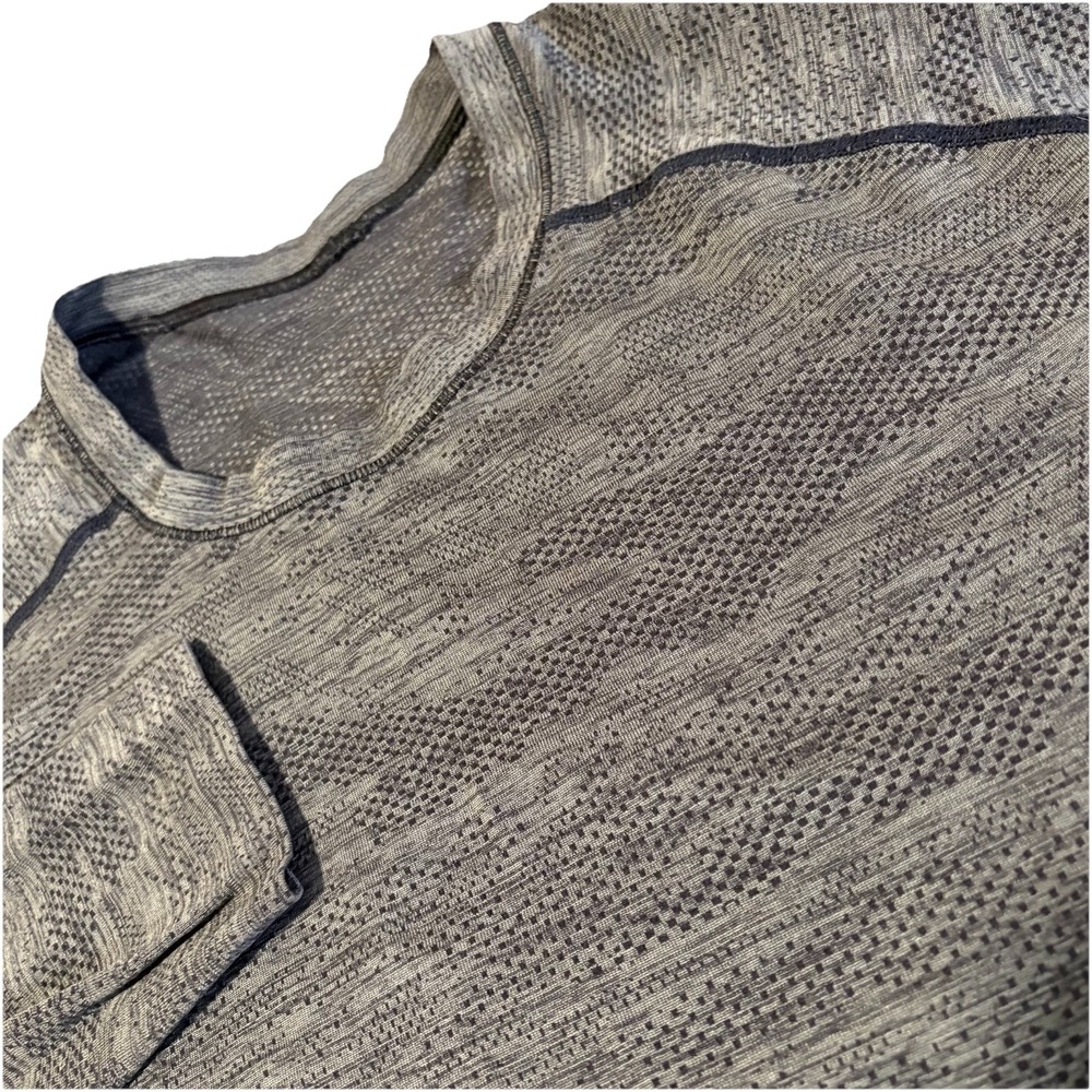 Lululemon Metal Vent Tech Long Sleeve Mens Medium Grey Space Dye Athletic Top